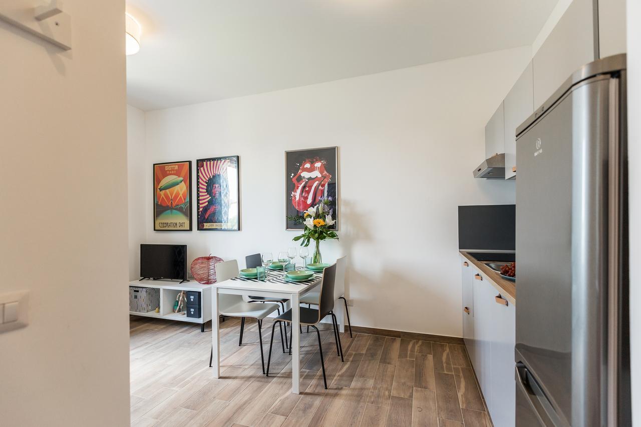 Certosa Colorful Mini Flats Apartment Milan Exterior photo